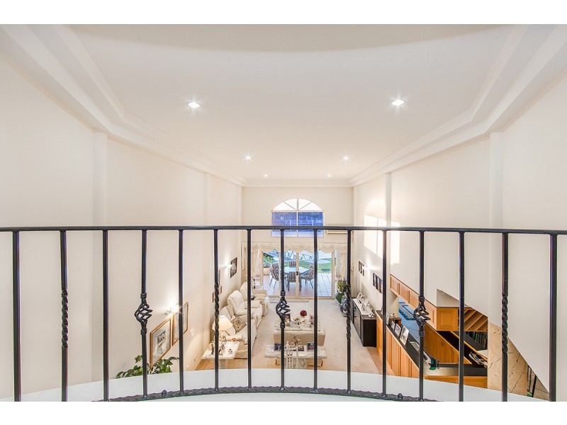 7 Sceptre Court, Newport QLD 4020