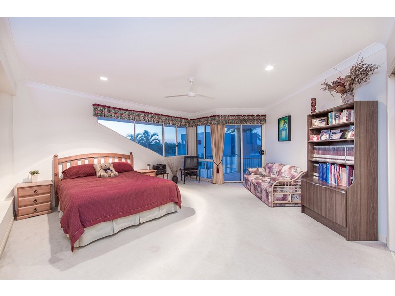 7 Sceptre Court, Newport QLD 4020