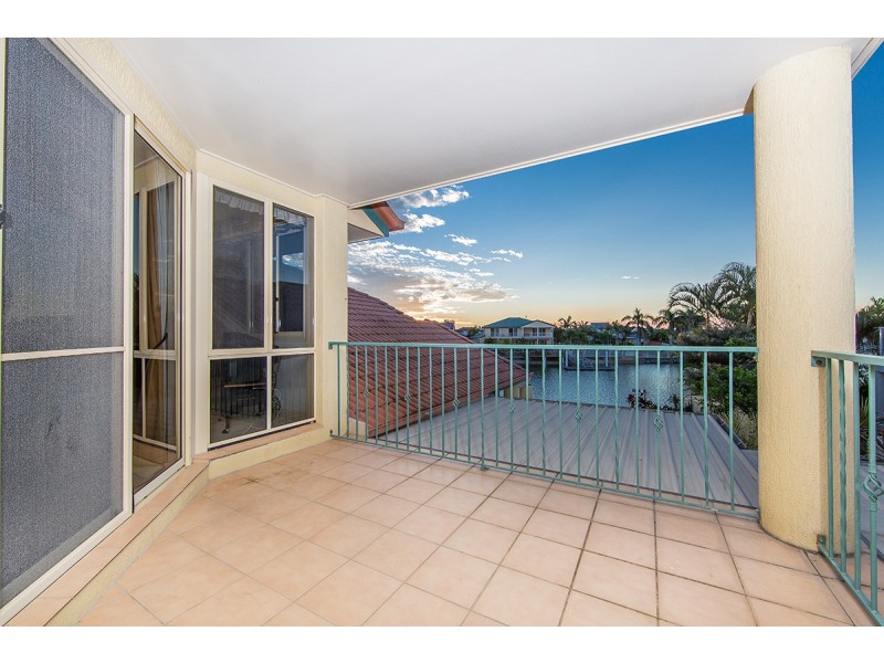 7 Sceptre Court, Newport QLD 4020