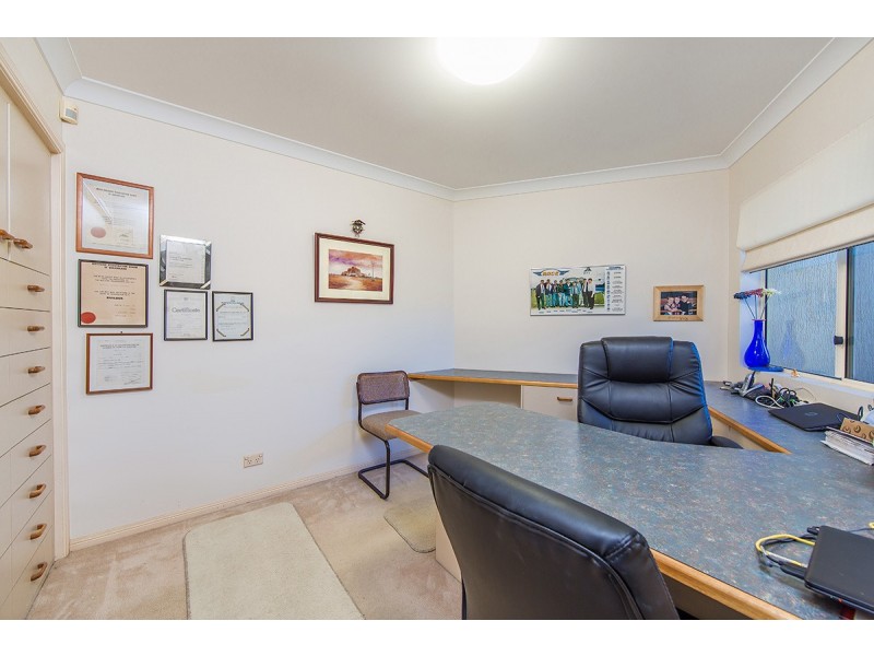 7 Sceptre Court, Newport QLD 4020