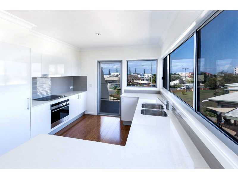 8/133 Prince Edward Parade, Scarborough QLD 4020