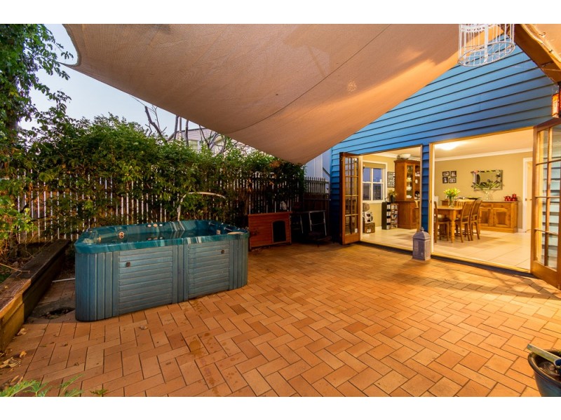 27 Tramore Street, Margate QLD 4019