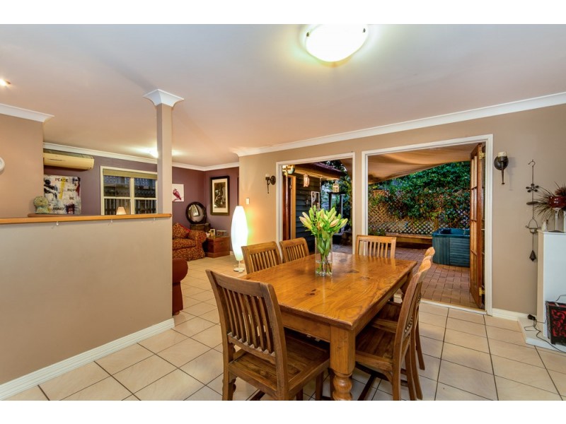 27 Tramore Street, Margate QLD 4019