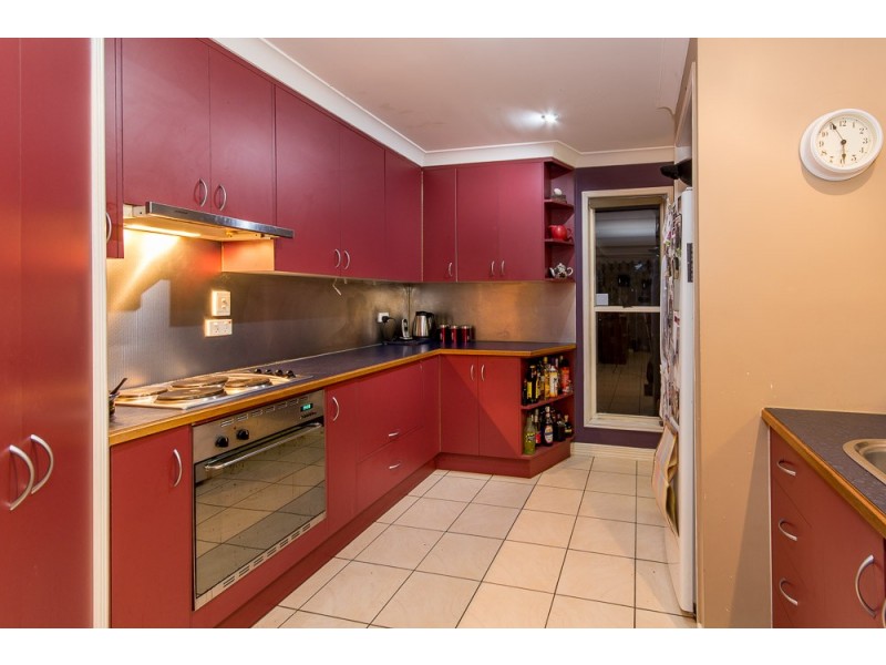 27 Tramore Street, Margate QLD 4019
