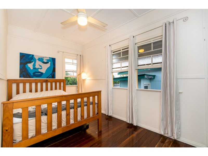27 Tramore Street, Margate QLD 4019