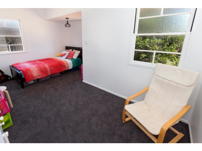 27 Tramore Street, Margate QLD 4019