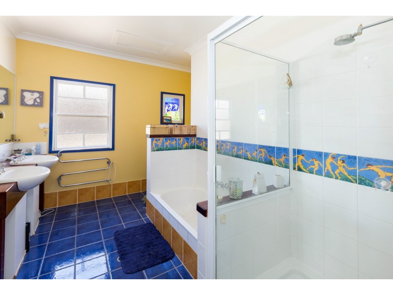 27 Tramore Street, Margate QLD 4019