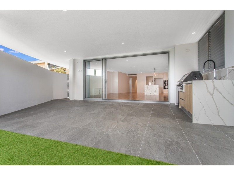 1/131 Flinders Parade, Scarborough QLD 4020