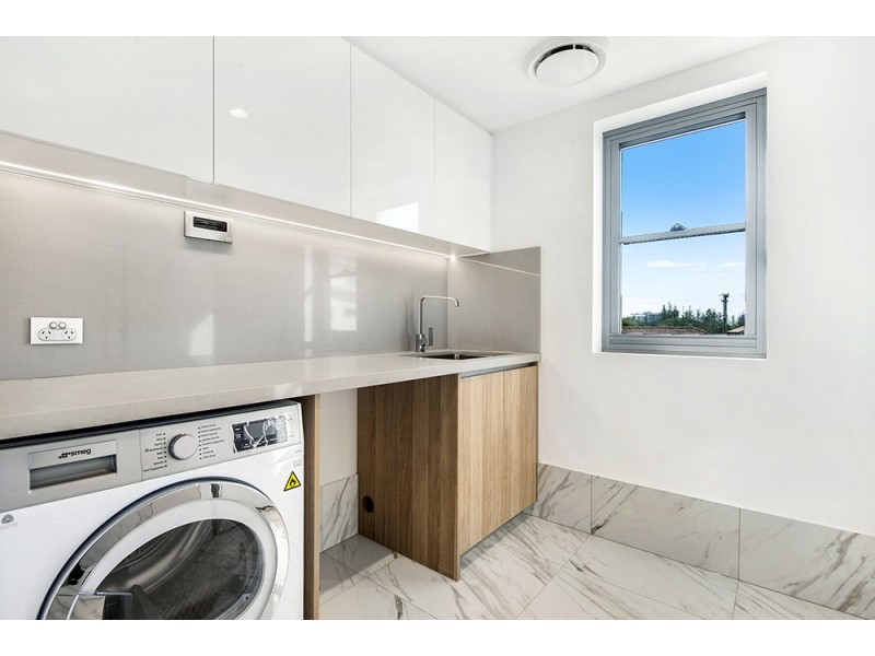 1/131 Flinders Parade, Scarborough QLD 4020