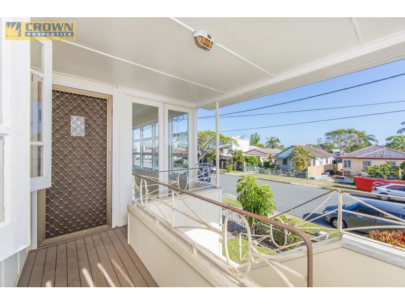 16 Hardiman Street, Woody Point QLD 4019