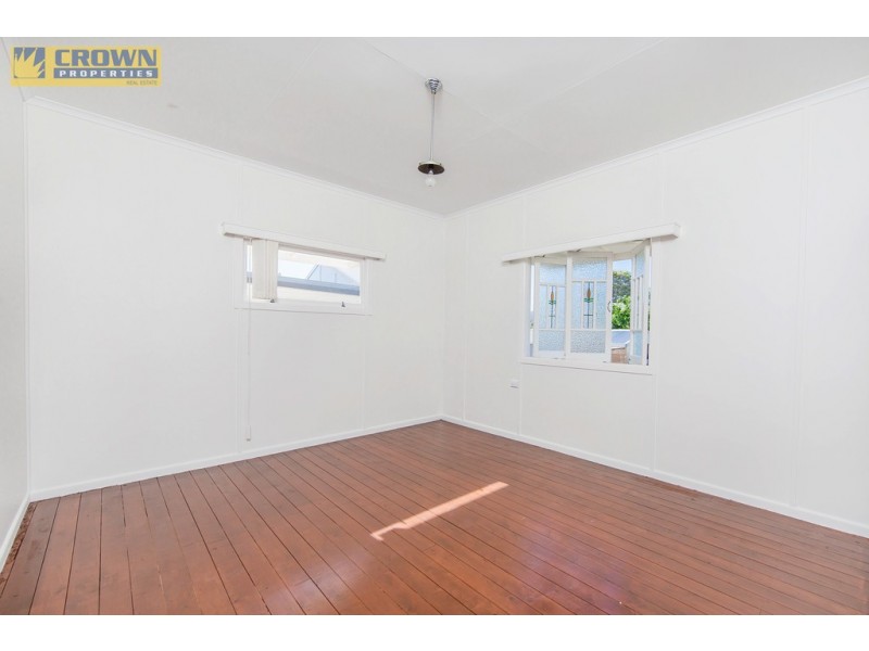 16 Hardiman Street, Woody Point QLD 4019