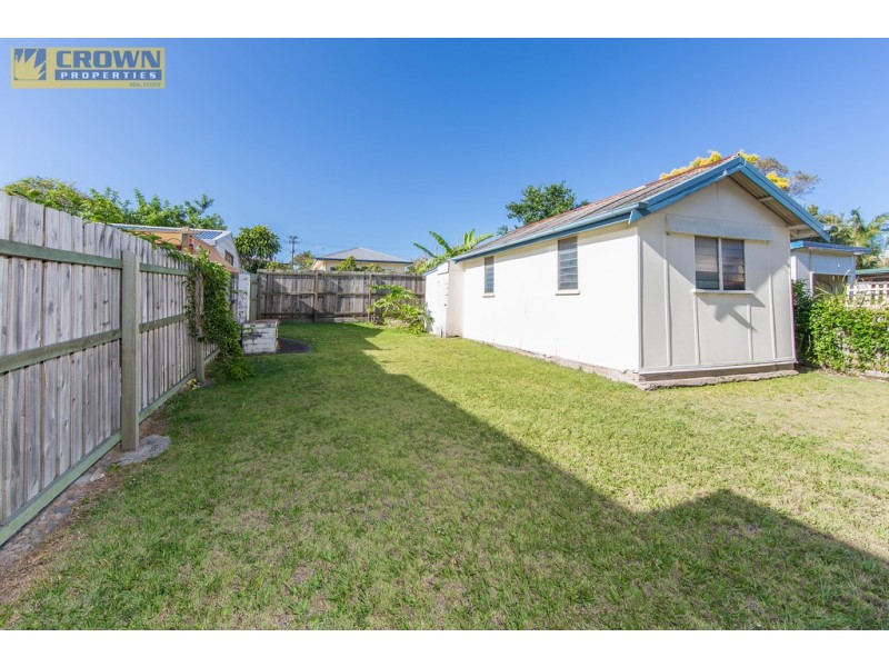 16 Hardiman Street, Woody Point QLD 4019