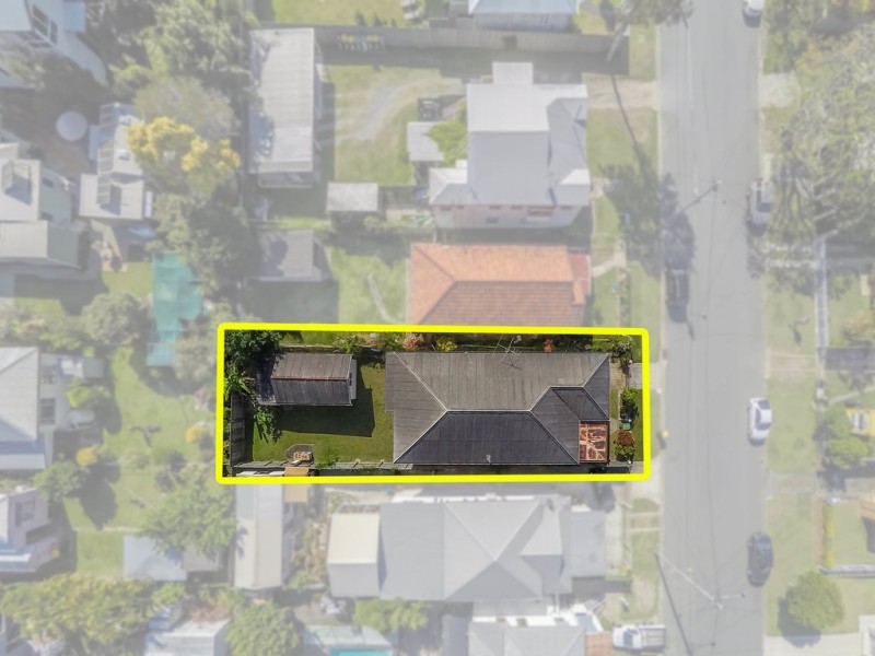16 Hardiman Street, Woody Point QLD 4019