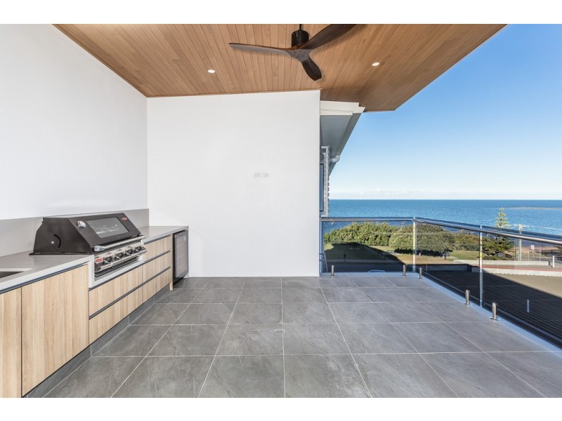 Penthouse 131 Flinders Parade, Scarborough QLD 4020