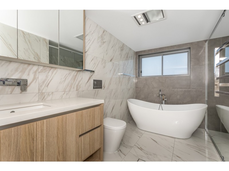 Penthouse 131 Flinders Parade, Scarborough QLD 4020