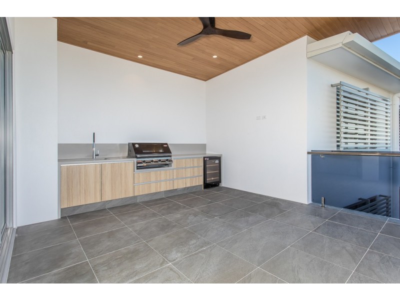 Penthouse 131 Flinders Parade, Scarborough QLD 4020