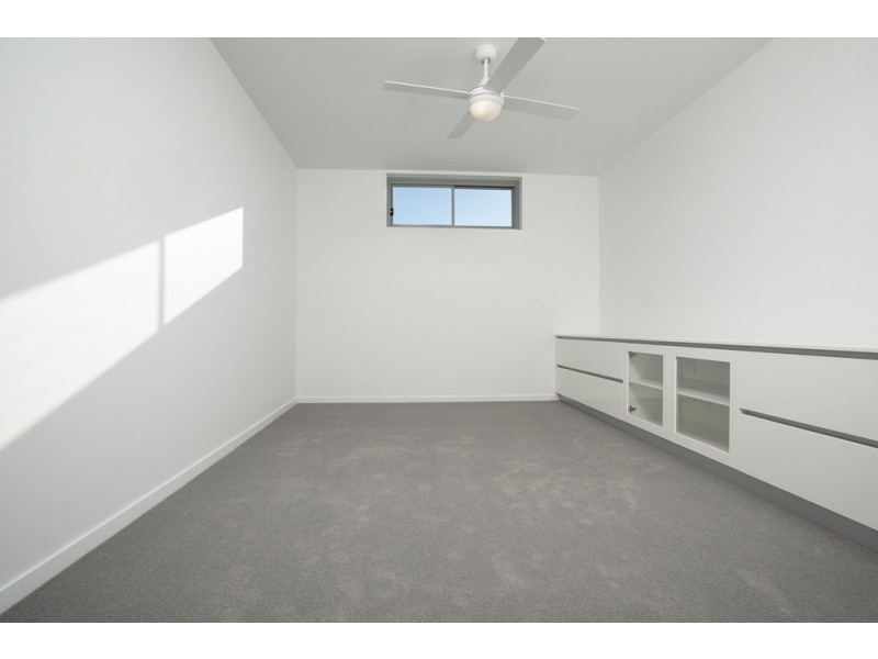 Penthouse 131 Flinders Parade, Scarborough QLD 4020