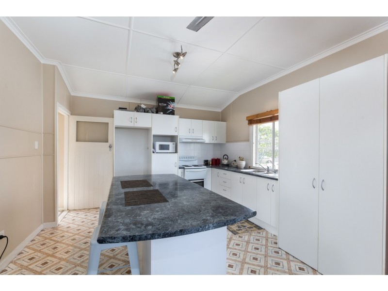 17 Adrian Street, Margate QLD 4019