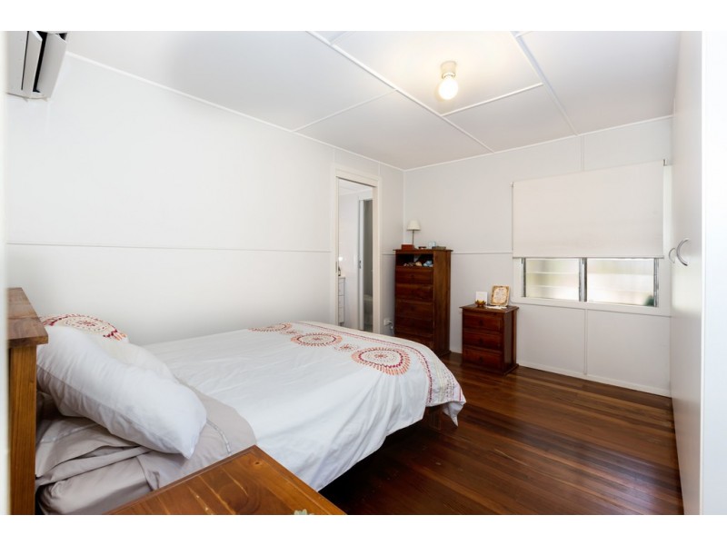 17 Adrian Street, Margate QLD 4019