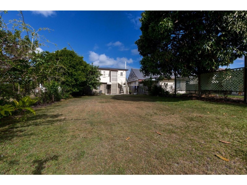 17 Adrian Street, Margate QLD 4019