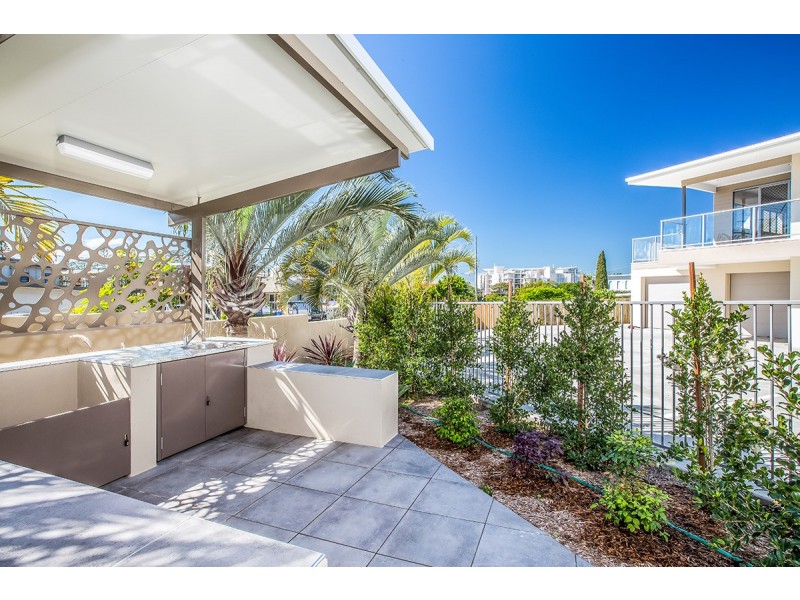 9/133 Prince Edward Pde, Scarborough QLD 4020
