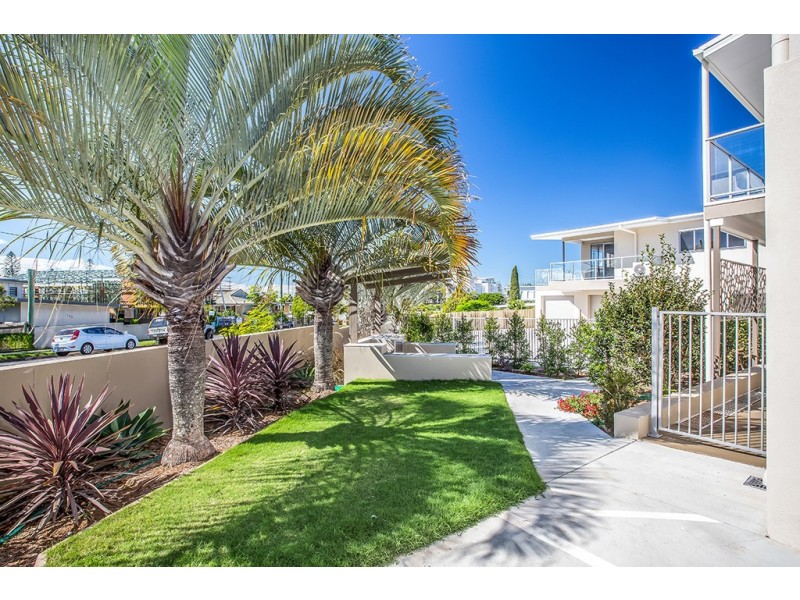 4/133 Prince Edward Parade, Scarborough QLD 4020