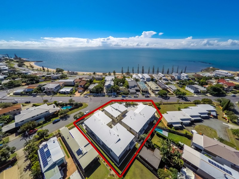 4/133 Prince Edward Parade, Scarborough QLD 4020