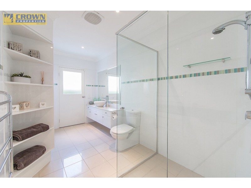 16 Mariner Court, Newport QLD 4020