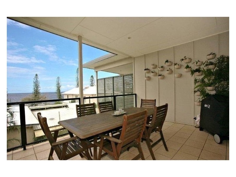 1/182 Prince Edward Pde, Scarborough QLD 4020