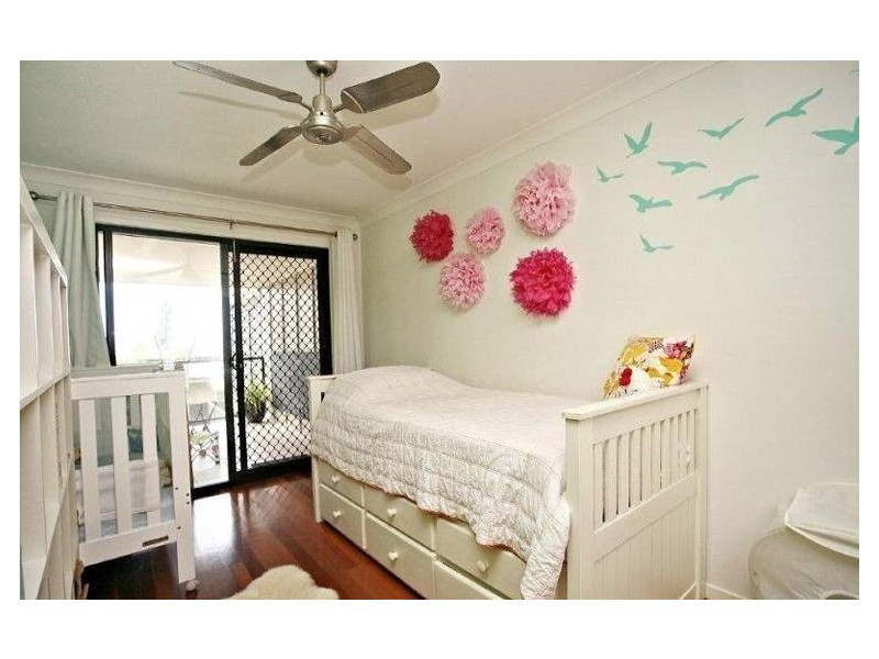 1/182 Prince Edward Pde, Scarborough QLD 4020
