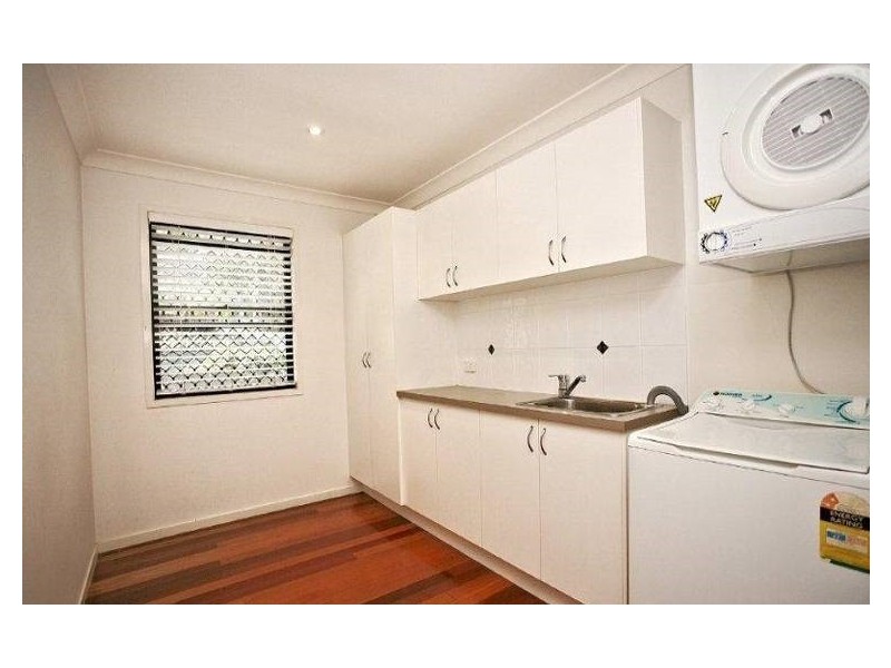 1/182 Prince Edward Pde, Scarborough QLD 4020