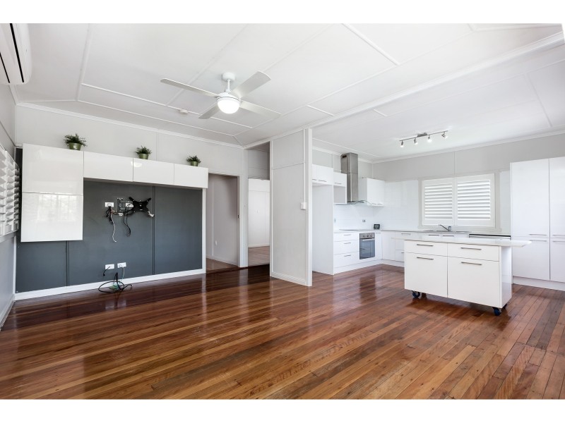 170 Prince Edward Parade Pde, Scarborough QLD 4020