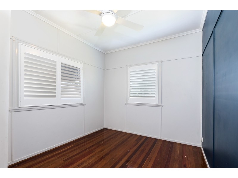 170 Prince Edward Parade Pde, Scarborough QLD 4020