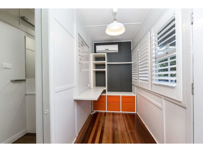 170 Prince Edward Parade Pde, Scarborough QLD 4020