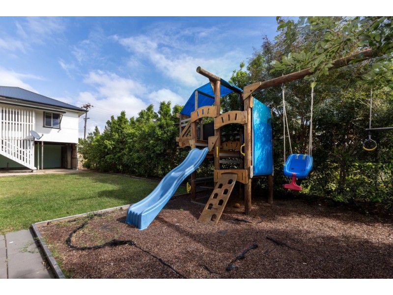 170 Prince Edward Parade Pde, Scarborough QLD 4020