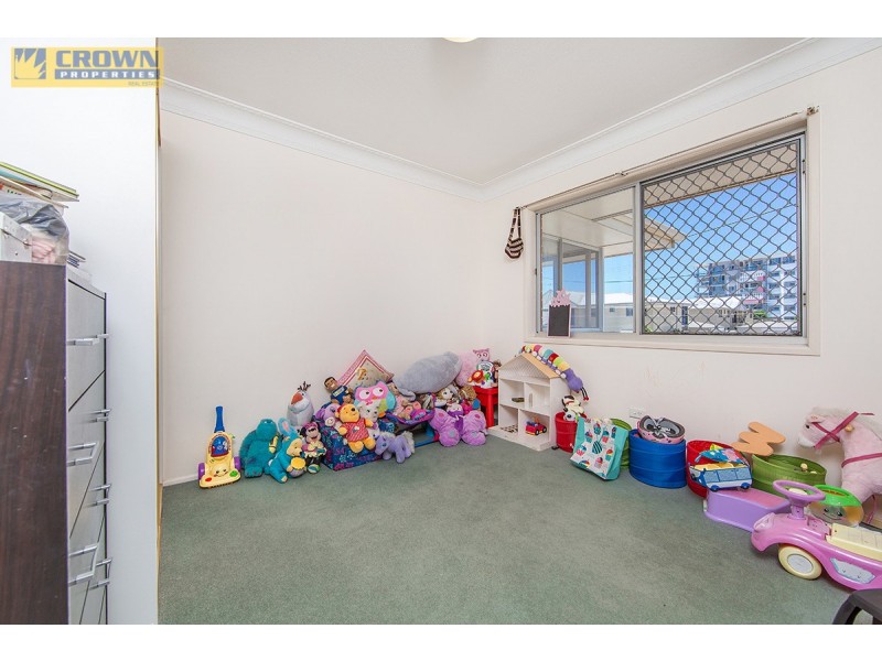 17 Oyster Point Esplanade, Newport QLD 4020