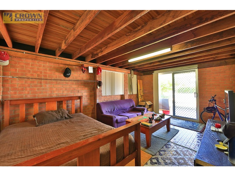 17 Oyster Point Esplanade, Newport QLD 4020