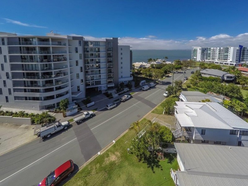 35 Woodcliffe Cres, Woody Point QLD 4019