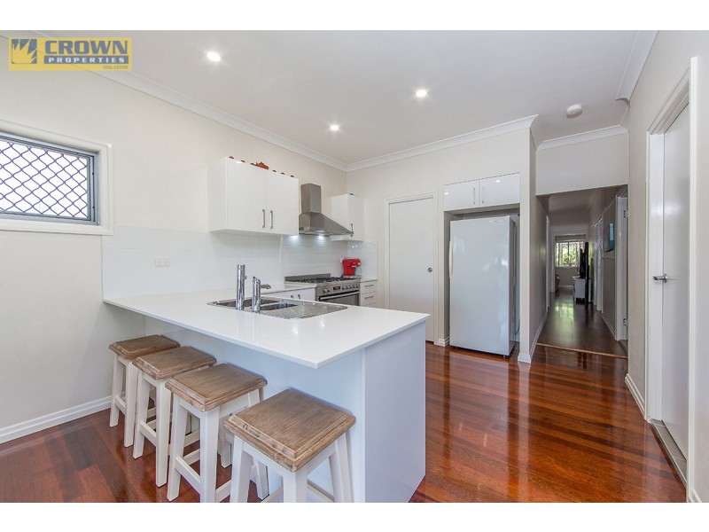 155 Scarborough Road, Redcliffe QLD 4020