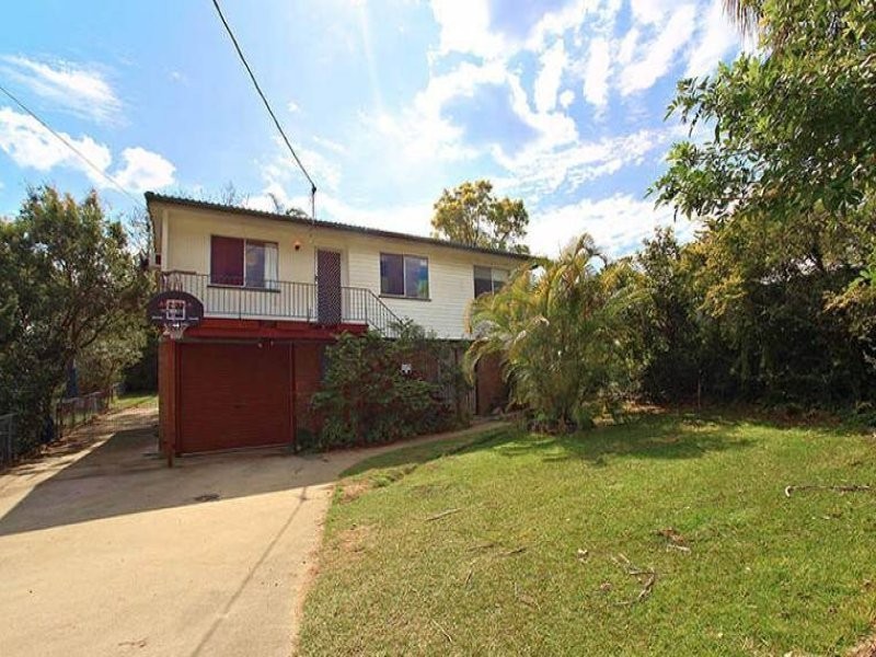 2 Pearen street, Clontarf QLD 4019