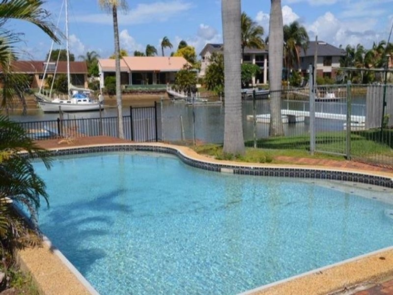 6 Southern Cross Drive, Newport QLD 4020