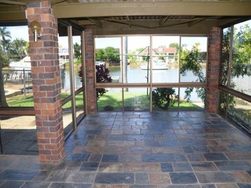 6 Southern Cross Drive, Newport QLD 4020