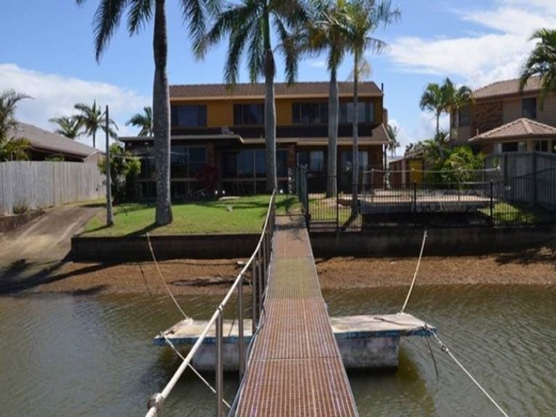 6 Southern Cross Drive, Newport QLD 4020