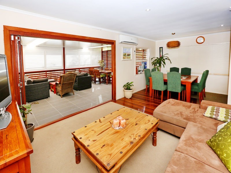 53 Robertson Avenue, Margate QLD 4019