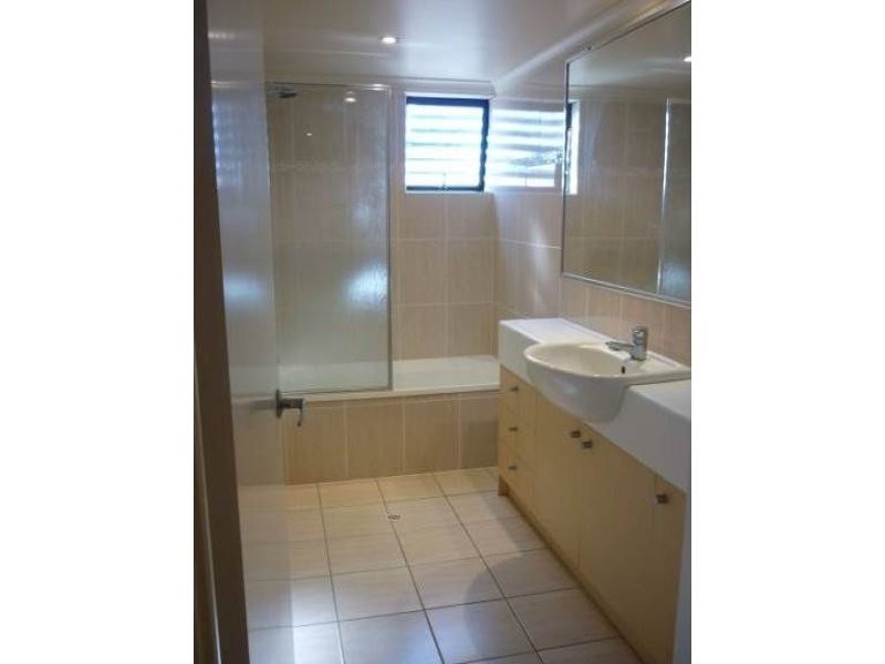 8/33 Humpybong Esplanade, Redcliffe QLD 4020