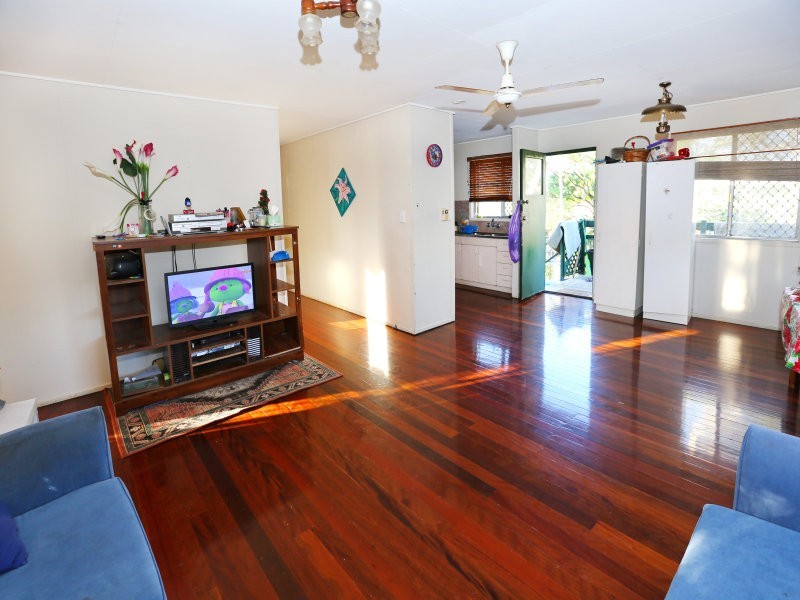 41 Redbank Road, Redcliffe QLD 4020