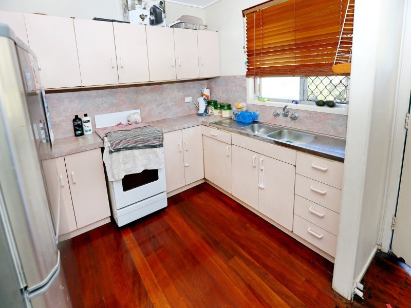 41 Redbank Road, Redcliffe QLD 4020