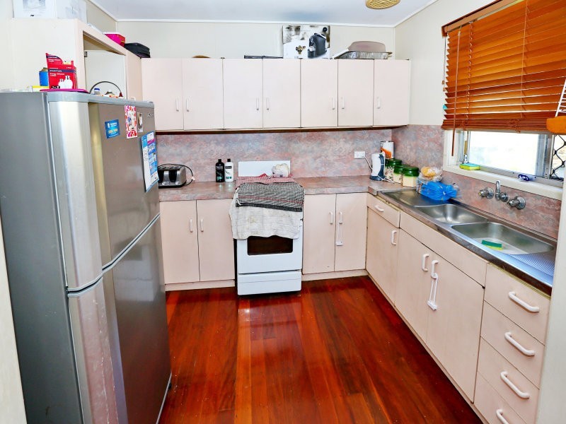 41 Redbank Road, Redcliffe QLD 4020