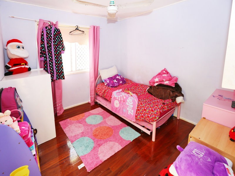 41 Redbank Road, Redcliffe QLD 4020