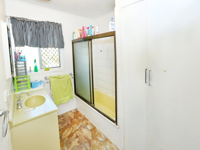 41 Redbank Road, Redcliffe QLD 4020